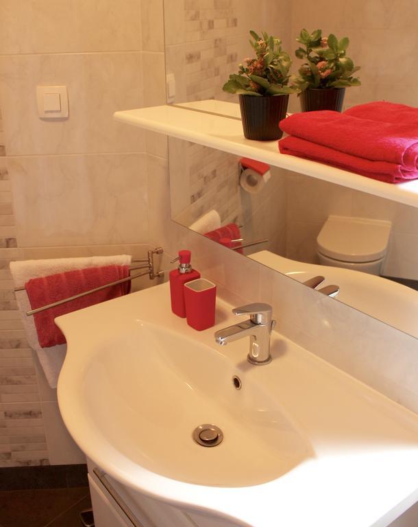 Rogic Apartment لوفغان المظهر الخارجي الصورة