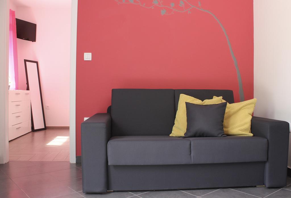 Rogic Apartment لوفغان المظهر الخارجي الصورة